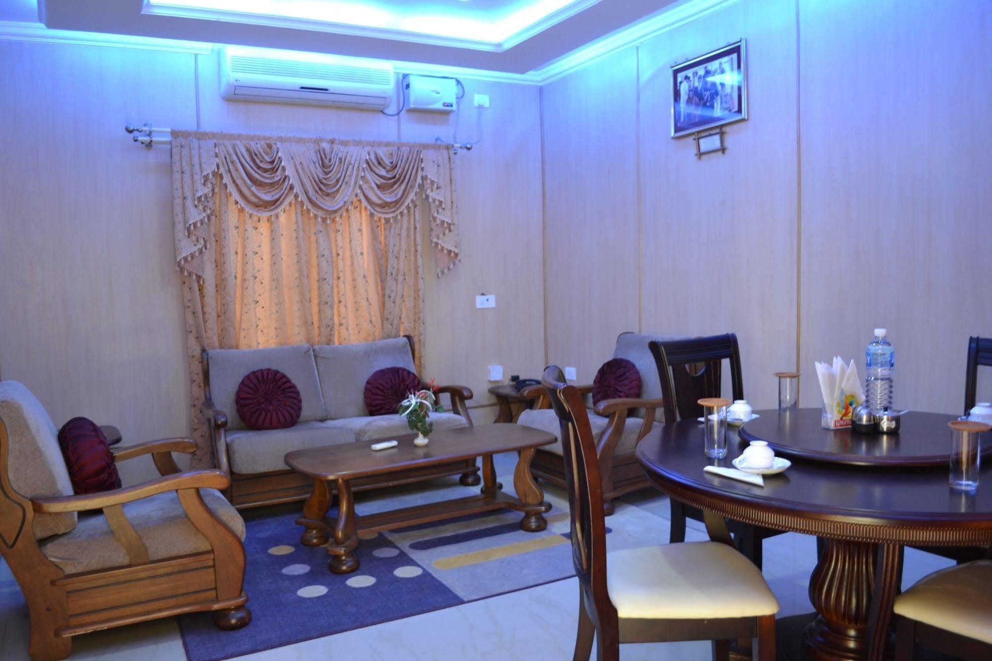 Kstdc Hotel Mayura Bhuvaneshwari Kamalapur Hampi Ngoại thất bức ảnh