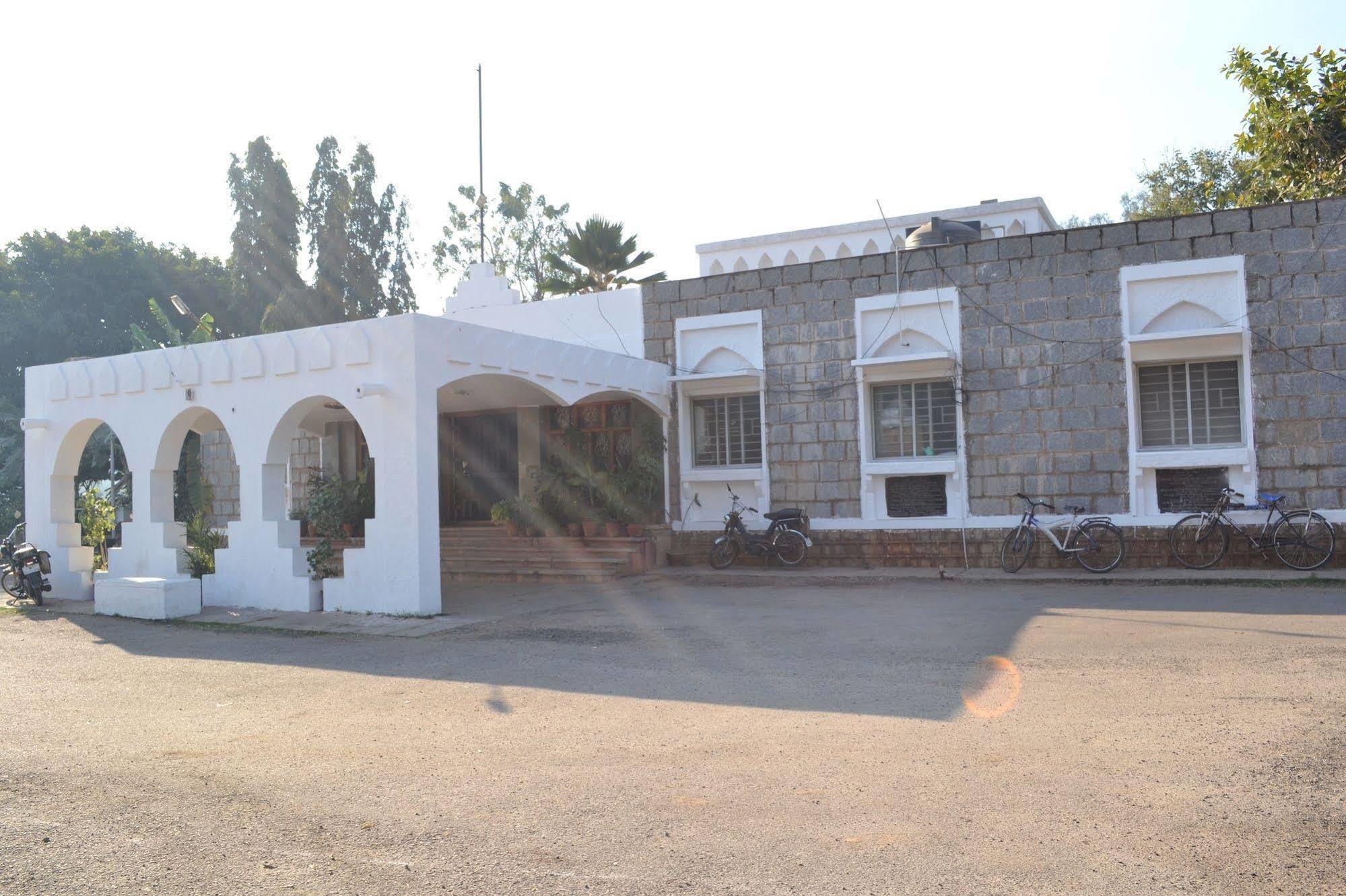 Kstdc Hotel Mayura Bhuvaneshwari Kamalapur Hampi Ngoại thất bức ảnh